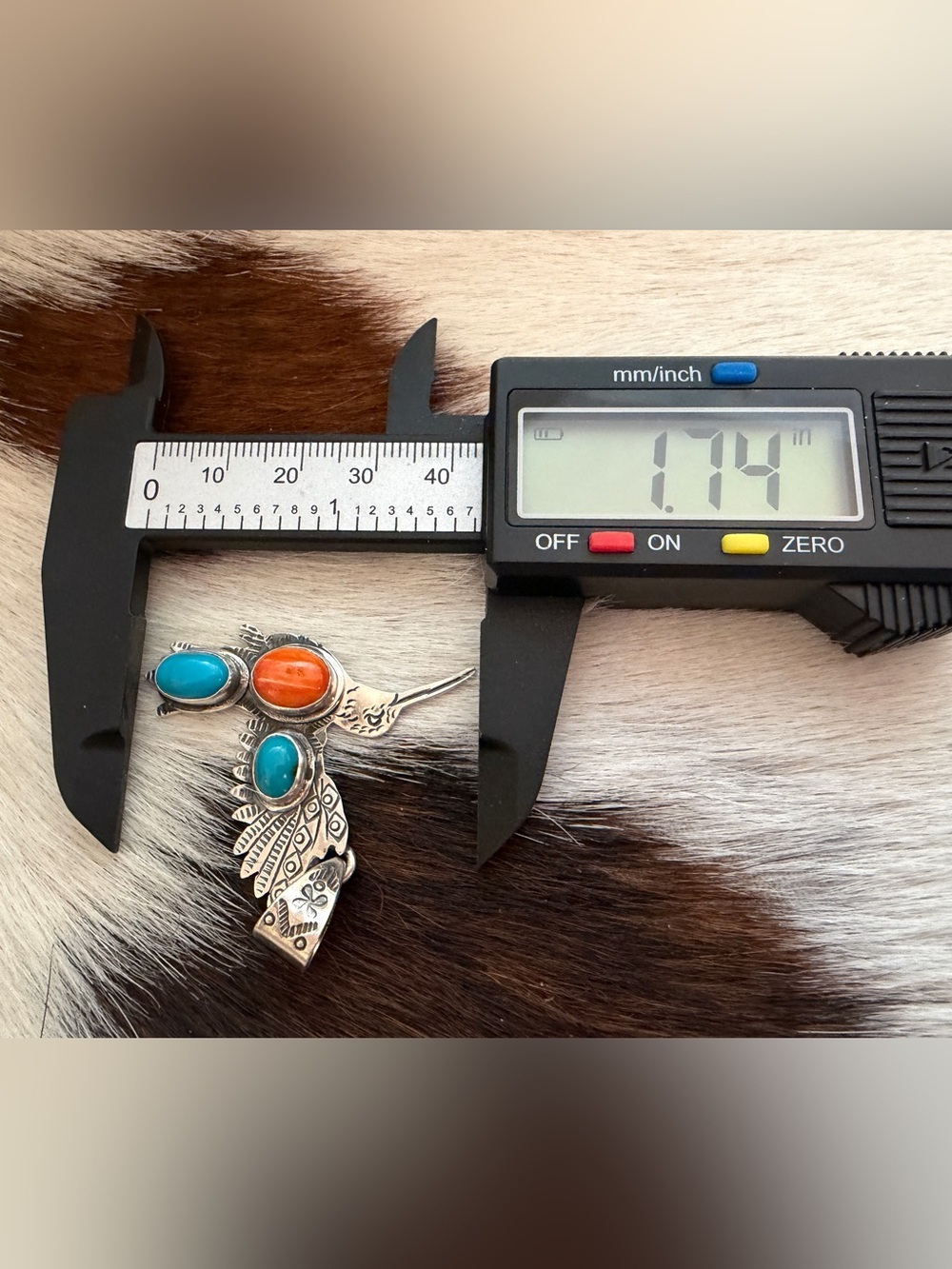 ❤️ Spiny Oyster & Kingman Turquoise Hand Stamped Sterling Hummingbird Pendant - Picture 13 of 14